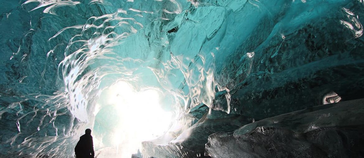 Cavernas de gelo no Parque Nacional Vatnajökull na Islândia