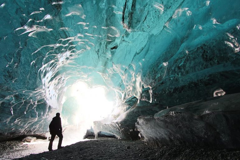 Cavernas de gelo no Parque Nacional Vatnajökull na Islândia