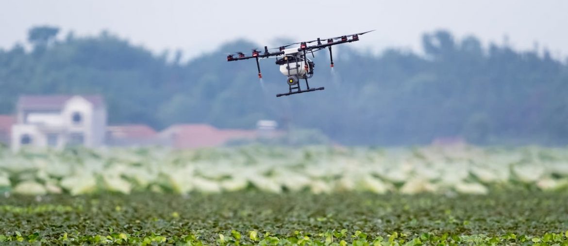 Drone sendo utilizado para agricultura de precisão